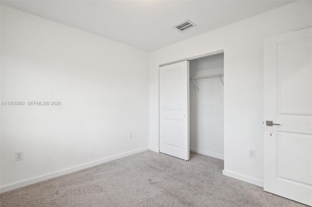 For Sale: $340,000 (4 beds, 3 baths, 1374 Square Feet)