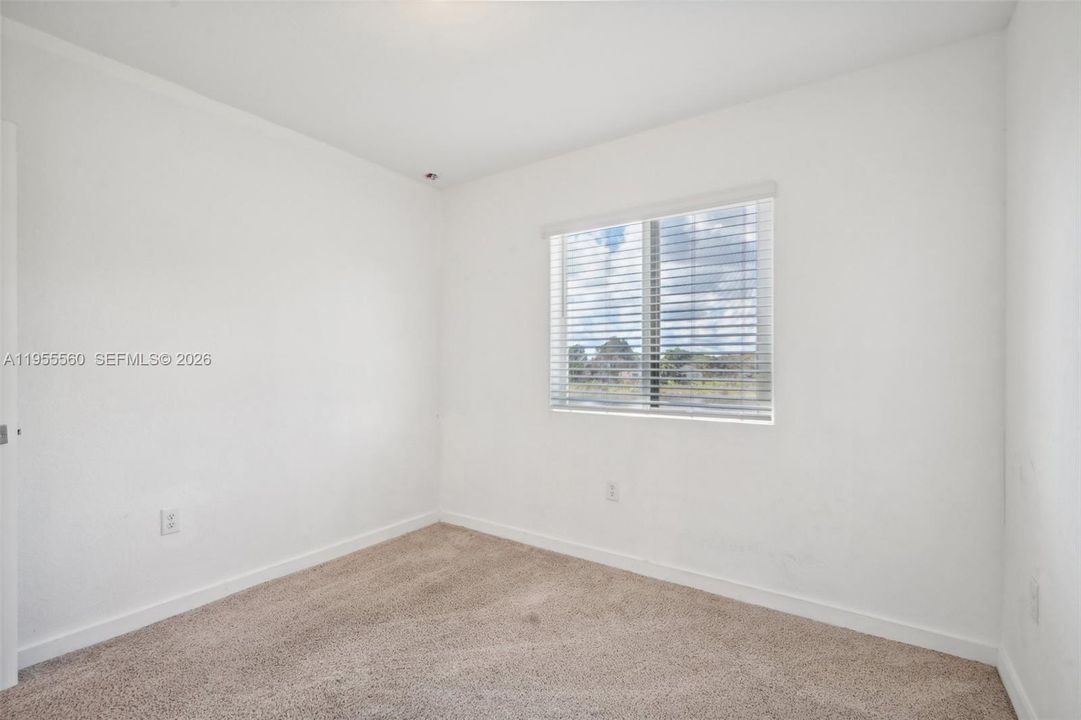 For Sale: $340,000 (4 beds, 3 baths, 1374 Square Feet)
