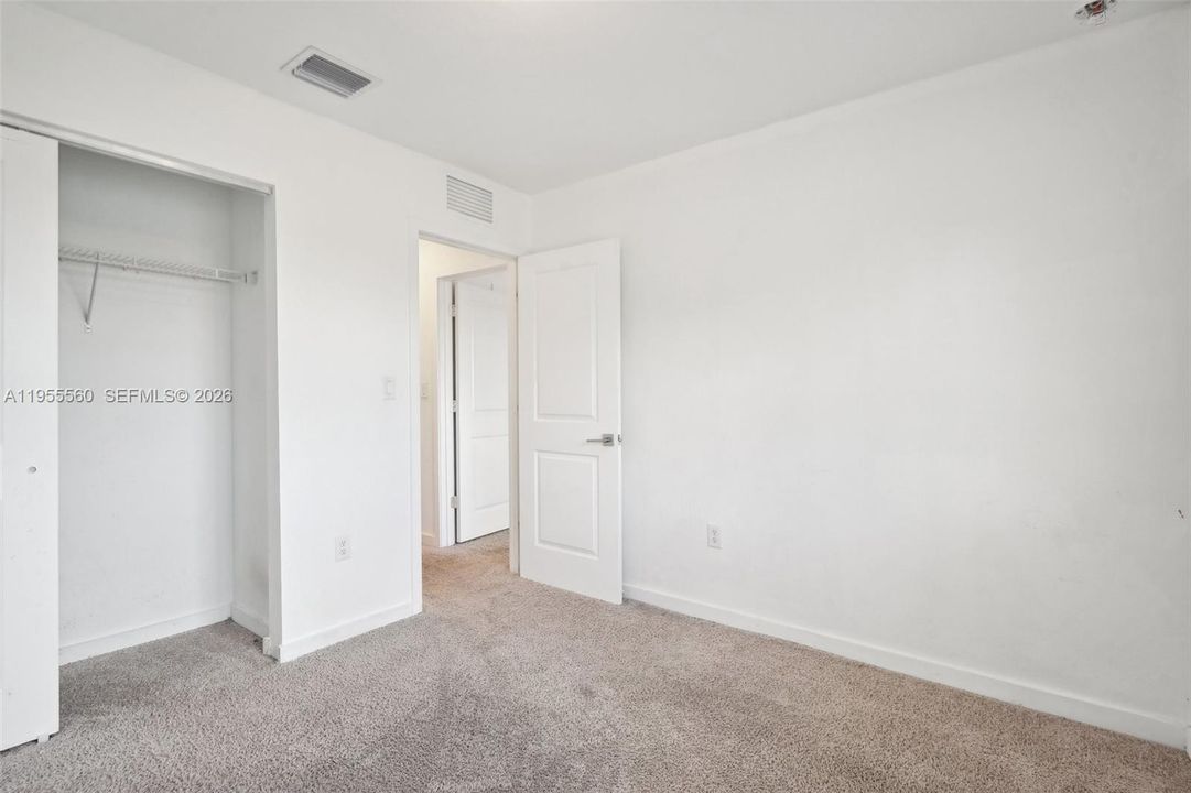 For Sale: $340,000 (4 beds, 3 baths, 1374 Square Feet)