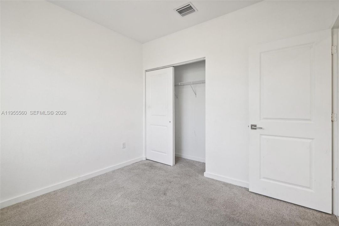 For Sale: $340,000 (4 beds, 3 baths, 1374 Square Feet)