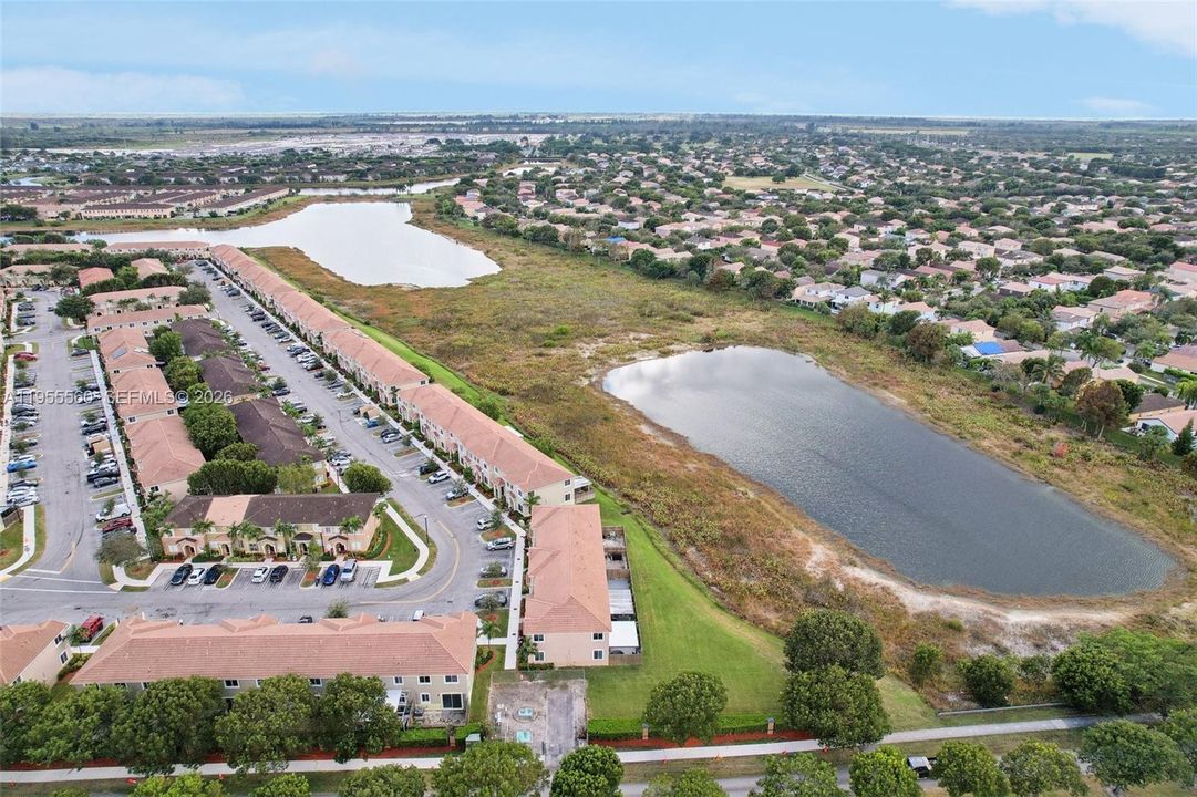 For Sale: $340,000 (4 beds, 3 baths, 1374 Square Feet)