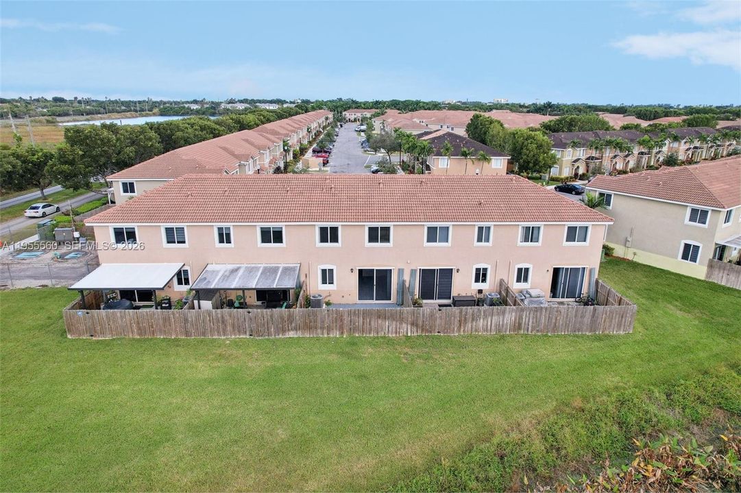 For Sale: $340,000 (4 beds, 3 baths, 1374 Square Feet)