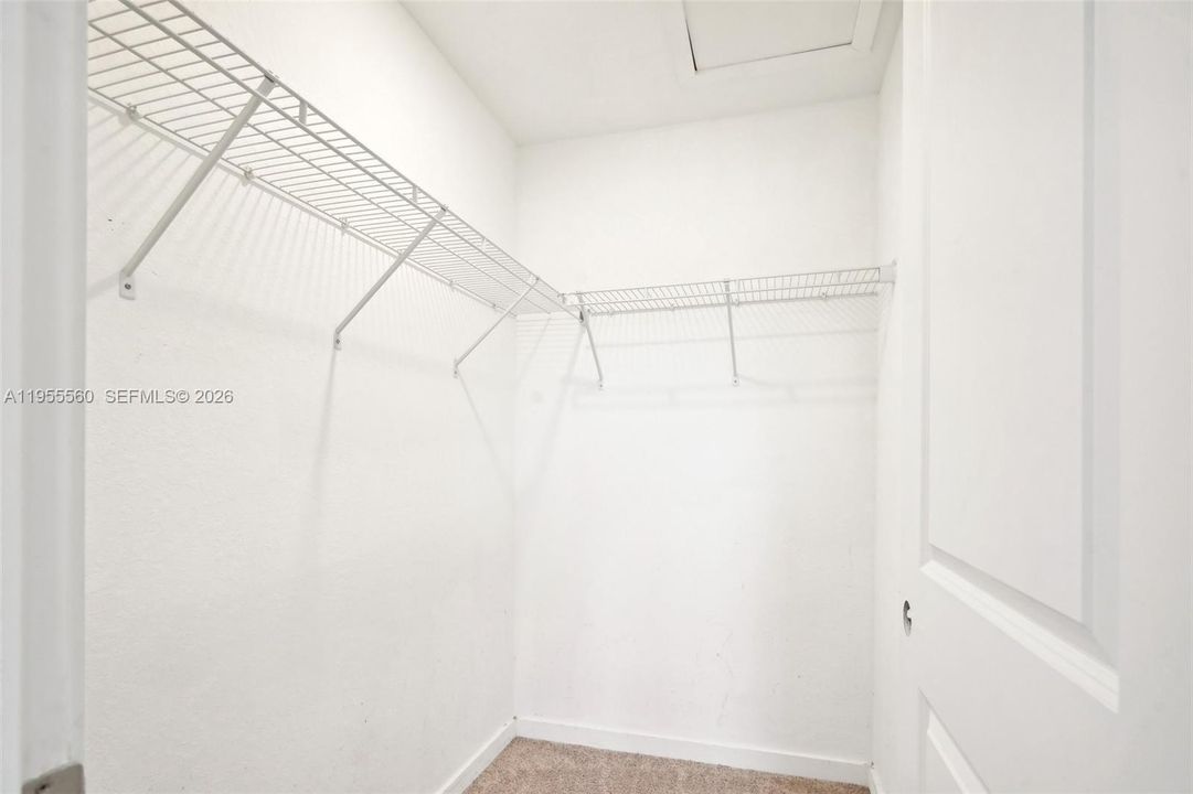 For Sale: $340,000 (4 beds, 3 baths, 1374 Square Feet)