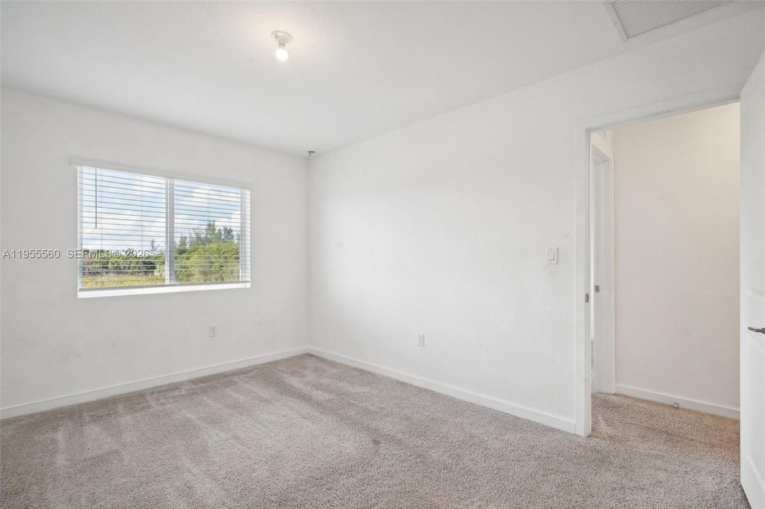 For Sale: $340,000 (4 beds, 3 baths, 1374 Square Feet)