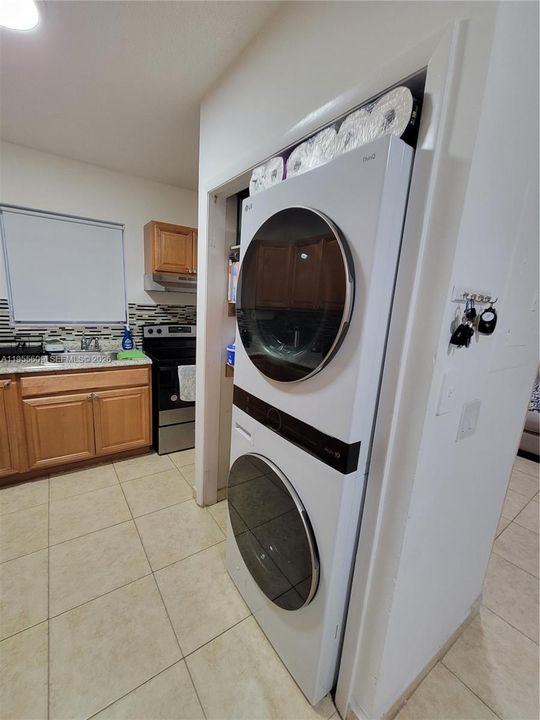 Front unit, Tenant owned w/d