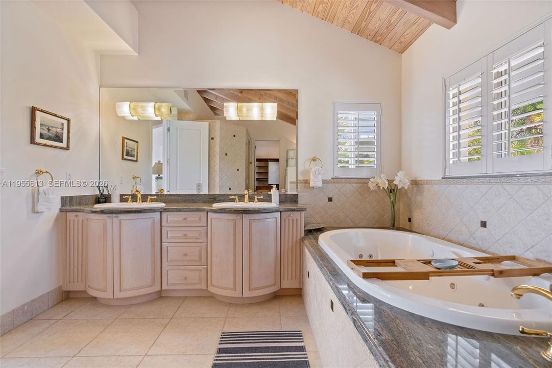 En Venta: $4,750,000 (4 camas, 4 baños, 4464 Pies cuadrados)
