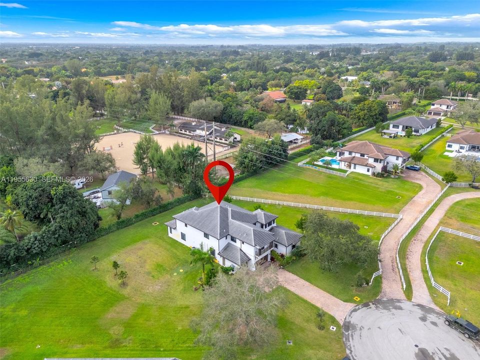 For Sale: $2,495,000 (6 beds, 5 baths, 5661 Square Feet)