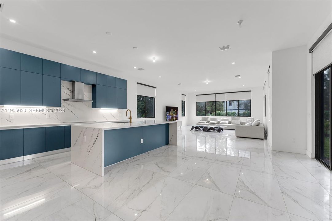 For Sale: $2,495,000 (6 beds, 5 baths, 5661 Square Feet)