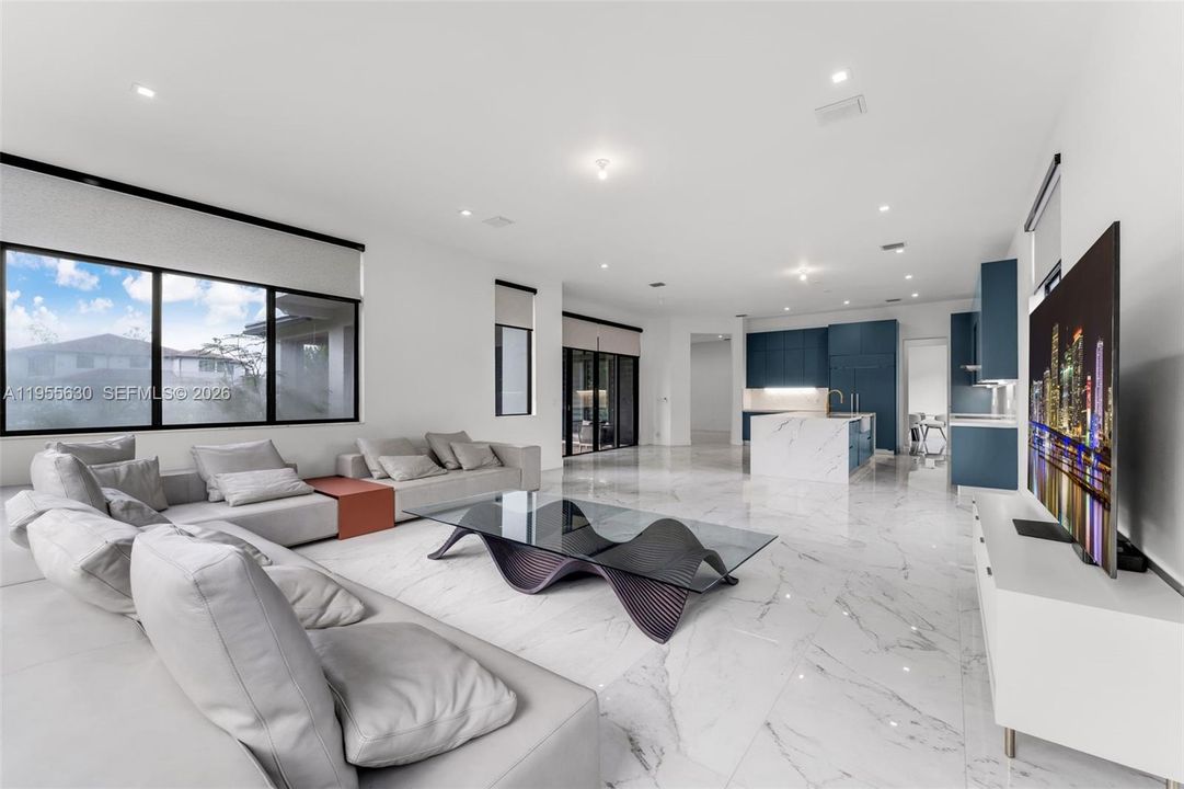 For Sale: $2,495,000 (6 beds, 5 baths, 5661 Square Feet)