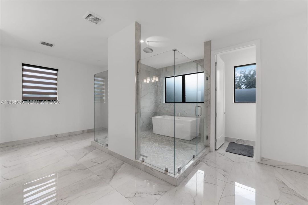 For Sale: $2,495,000 (6 beds, 5 baths, 5661 Square Feet)