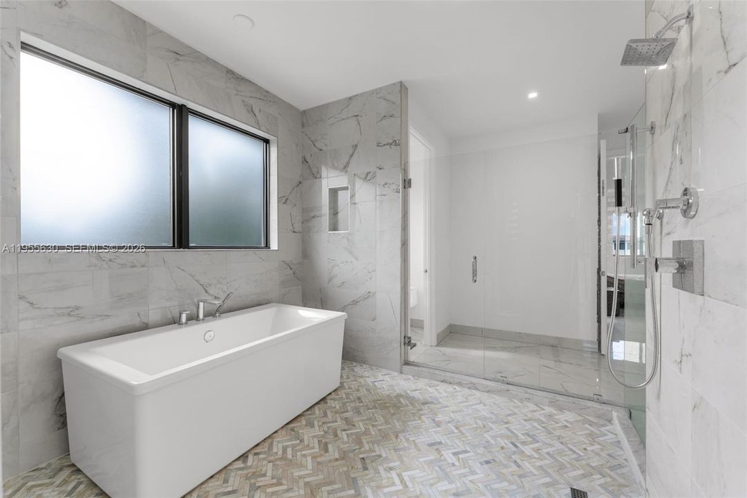 For Sale: $2,495,000 (6 beds, 5 baths, 5661 Square Feet)