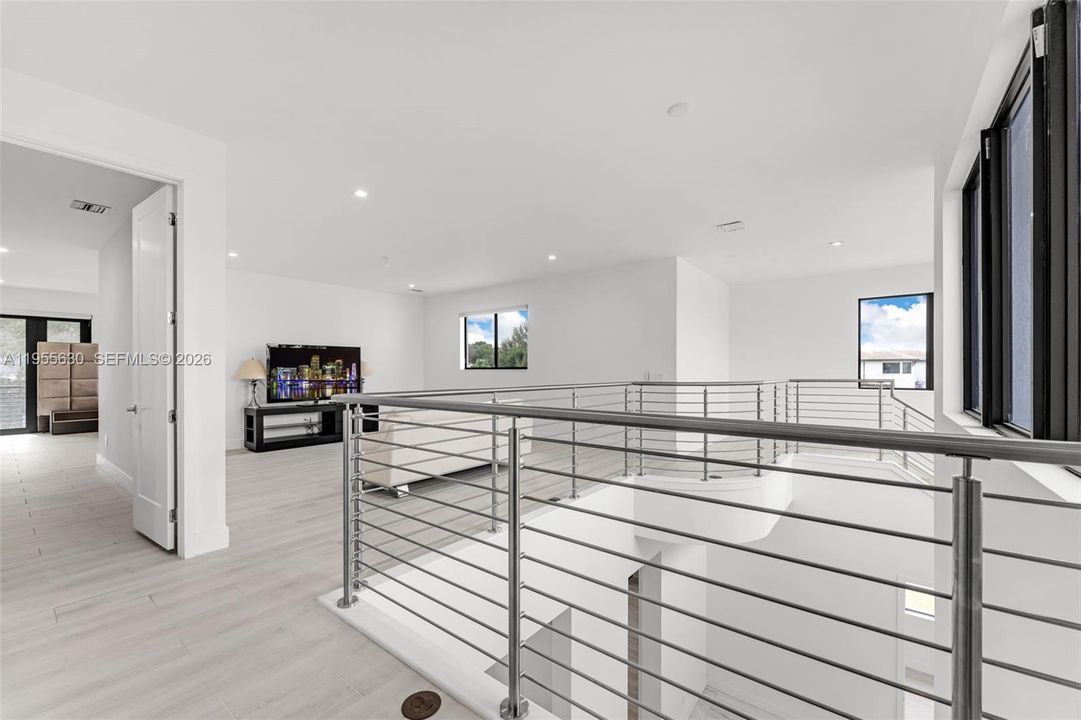 For Sale: $2,495,000 (6 beds, 5 baths, 5661 Square Feet)
