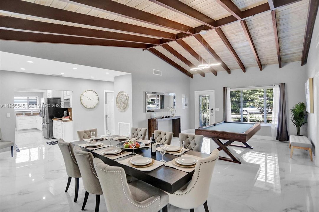 En Venta: $1,340,000 (6 camas, 4 baños, 2846 Pies cuadrados)