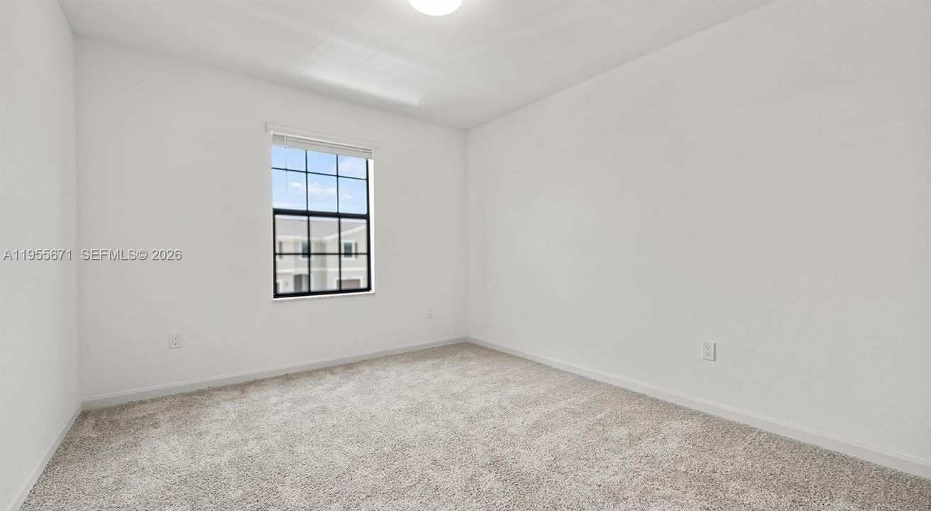 En Renta: $2,485 (3 camas, 2 baños, 1690 Pies cuadrados)