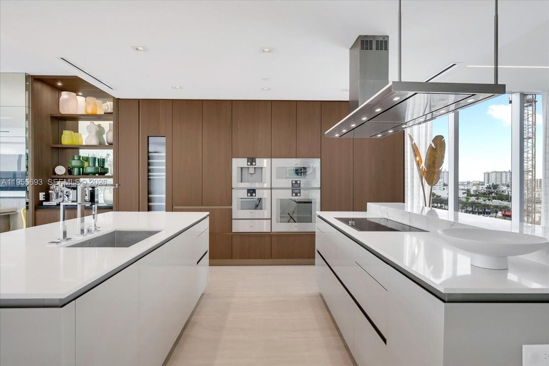 For Sale: $6,850,000 (4 beds, 5 baths, 3252 Square Feet)