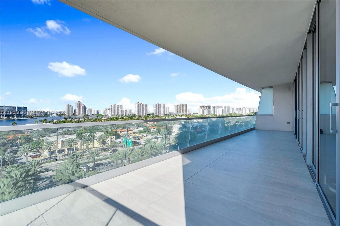 For Sale: $6,850,000 (4 beds, 5 baths, 3252 Square Feet)