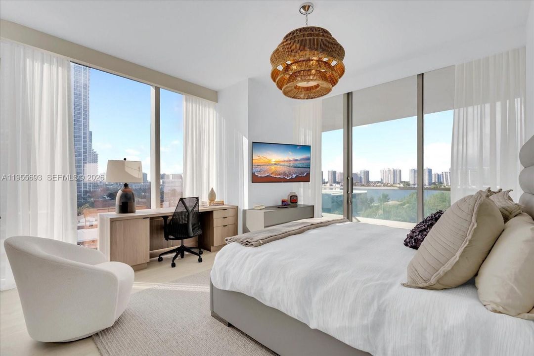For Sale: $6,850,000 (4 beds, 5 baths, 3252 Square Feet)