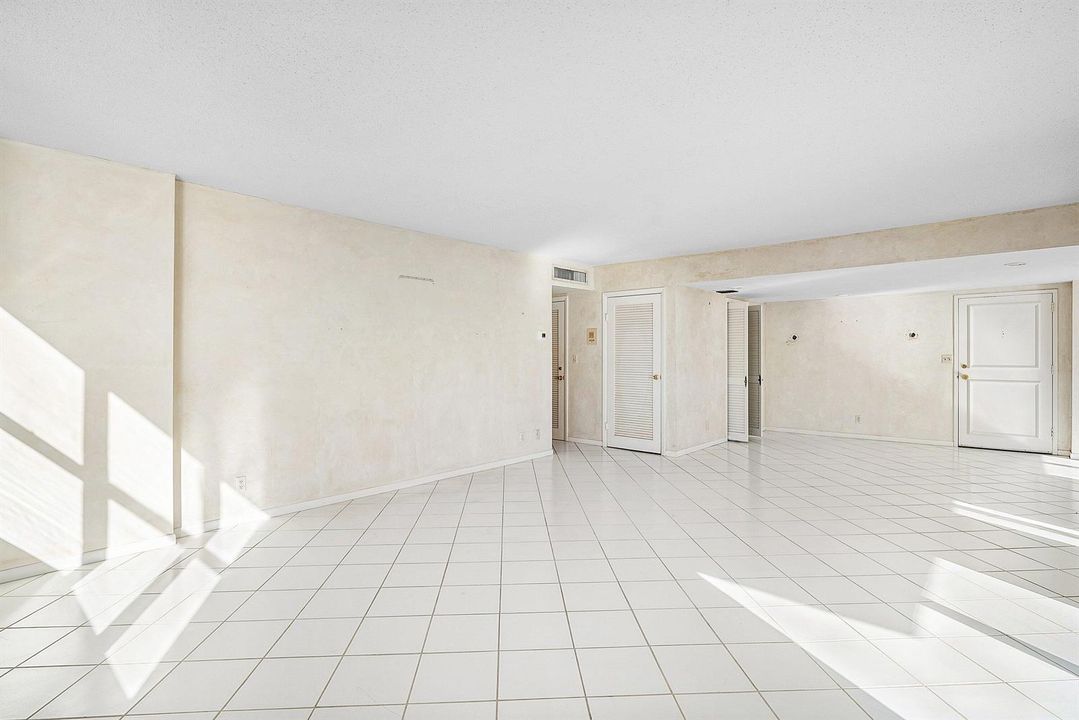 010-2600NorthFlaglerDrive-407-WestPalmBe