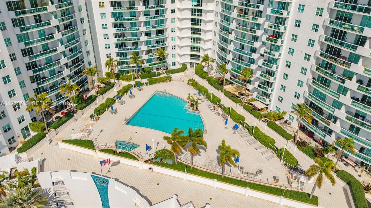 For Sale: $440,000 (2 beds, 2 baths, 1251 Square Feet)
