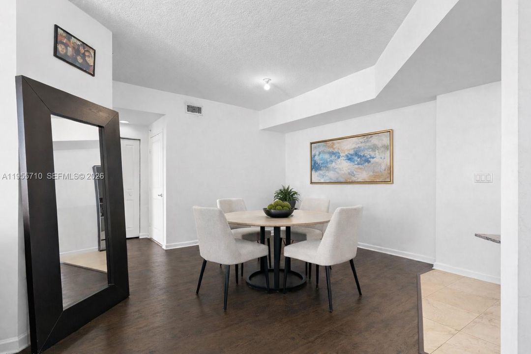 For Sale: $440,000 (2 beds, 2 baths, 1251 Square Feet)