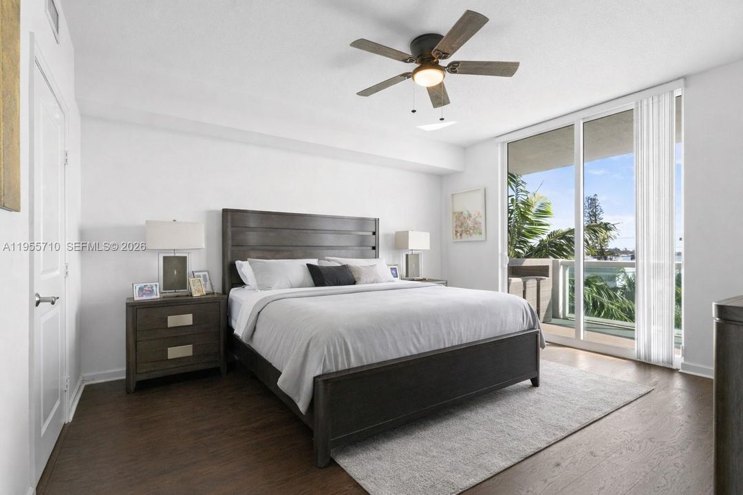 For Sale: $440,000 (2 beds, 2 baths, 1251 Square Feet)