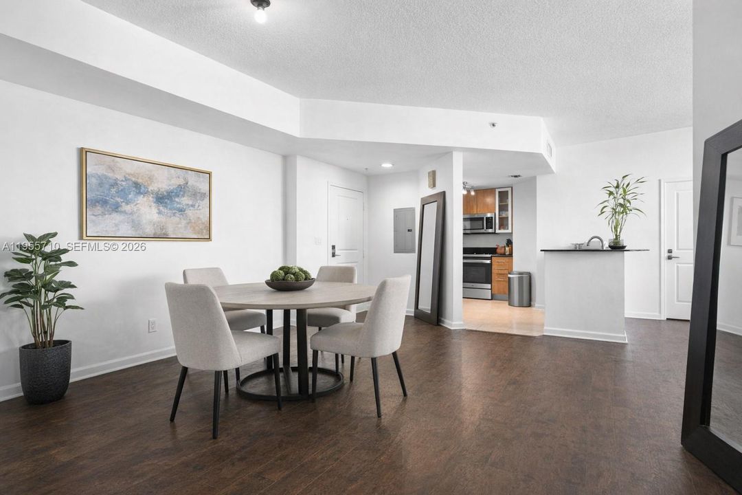 For Sale: $440,000 (2 beds, 2 baths, 1251 Square Feet)