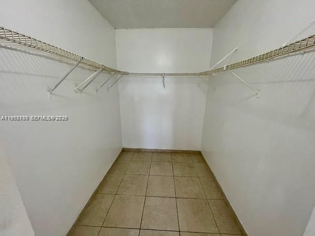 For Sale: $220,000 (2 beds, 2 baths, 980 Square Feet)