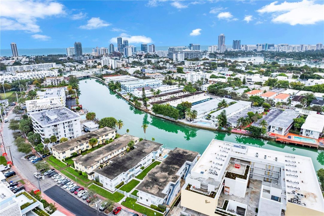 合同活跃: $385,000 (2 贝兹, 2 浴室, 1563 平方英尺)