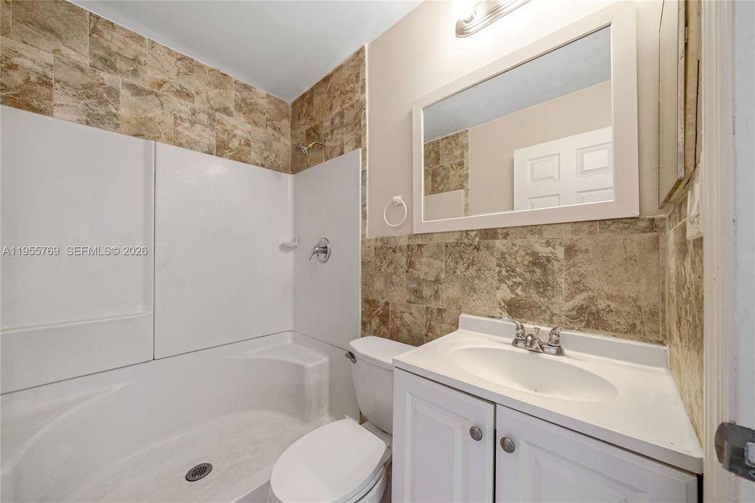 En Venta: $565,000 (3 camas, 3 baños, 1904 Pies cuadrados)