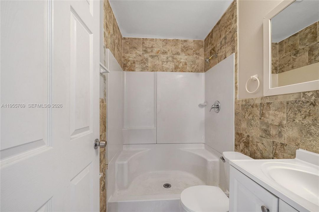 En Venta: $565,000 (3 camas, 3 baños, 1904 Pies cuadrados)