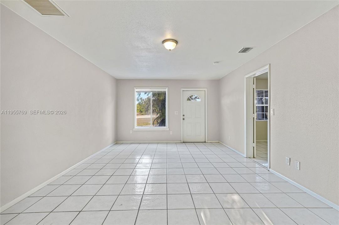 En Venta: $565,000 (3 camas, 3 baños, 1904 Pies cuadrados)