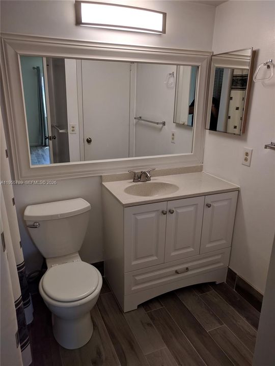 Recently Rented: $1,450 (2 beds, 1 baths, 812 Square Feet)