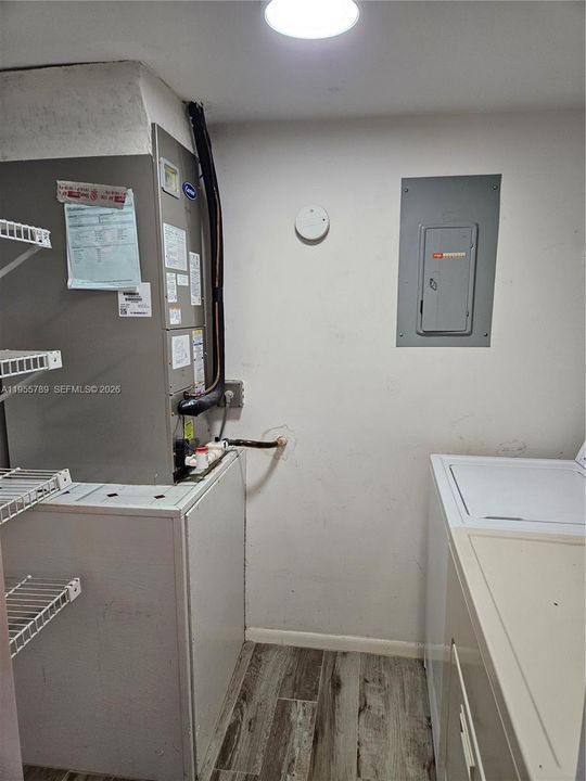 Recently Rented: $1,450 (2 beds, 1 baths, 812 Square Feet)