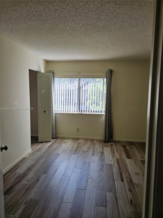 Recently Rented: $1,450 (2 beds, 1 baths, 812 Square Feet)