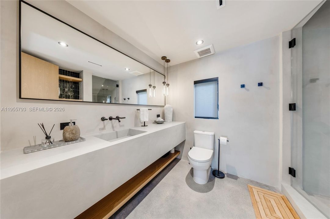 For Sale: $3,995,000 (4 beds, 5 baths, 0 Square Feet)