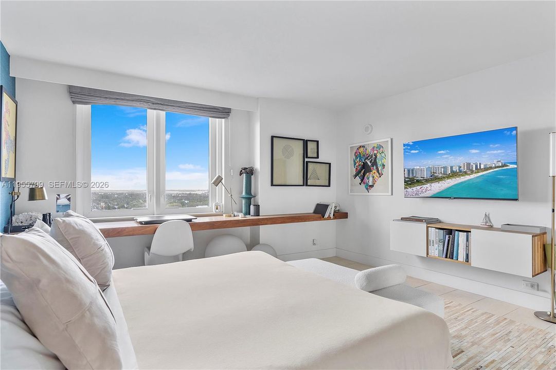 For Sale: $2,279,000 (1 beds, 1 baths, 866 Square Feet)