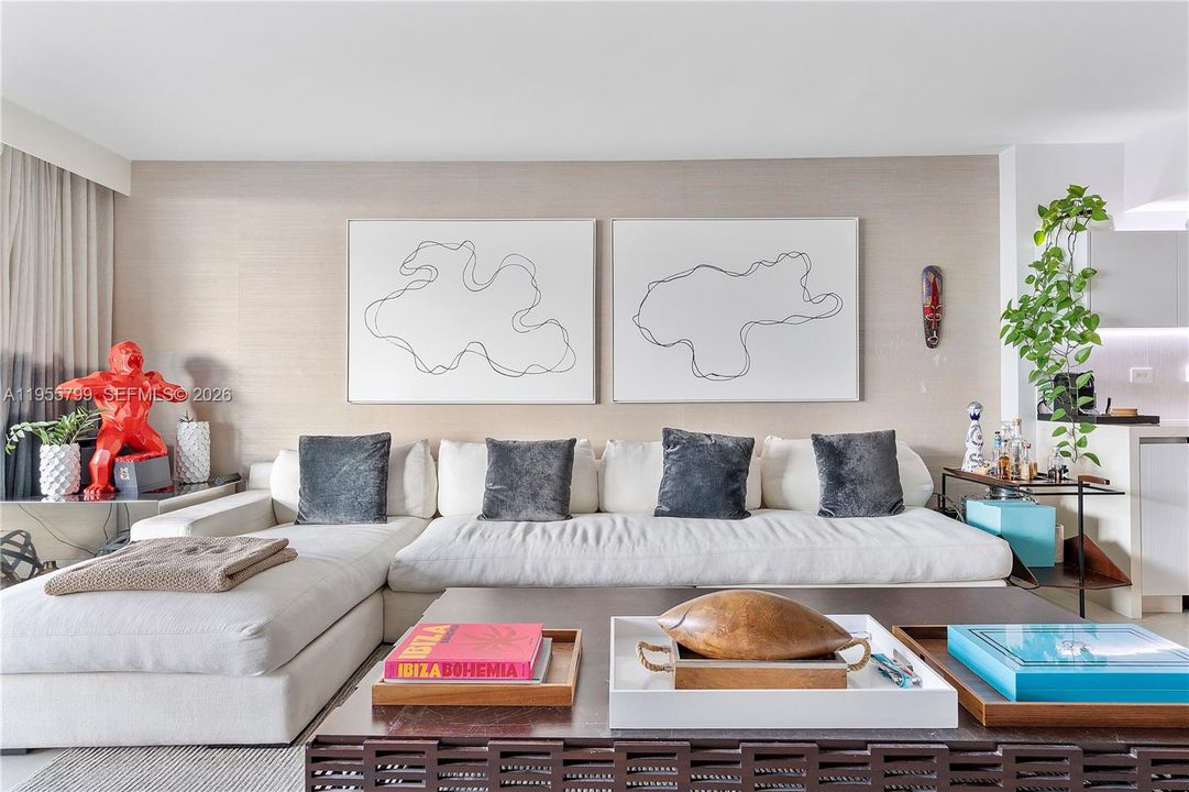 For Sale: $2,279,000 (1 beds, 1 baths, 866 Square Feet)