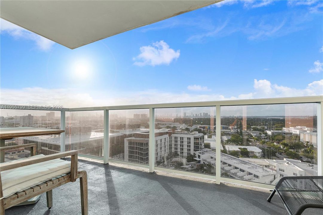 For Sale: $2,279,000 (1 beds, 1 baths, 866 Square Feet)