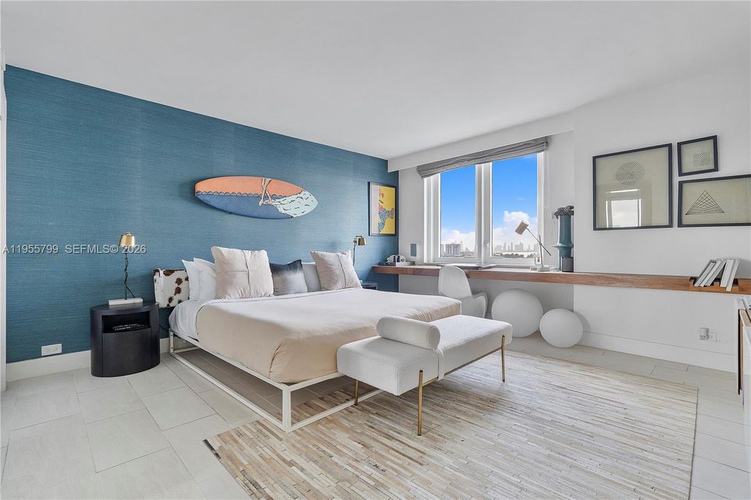 For Sale: $2,279,000 (1 beds, 1 baths, 866 Square Feet)