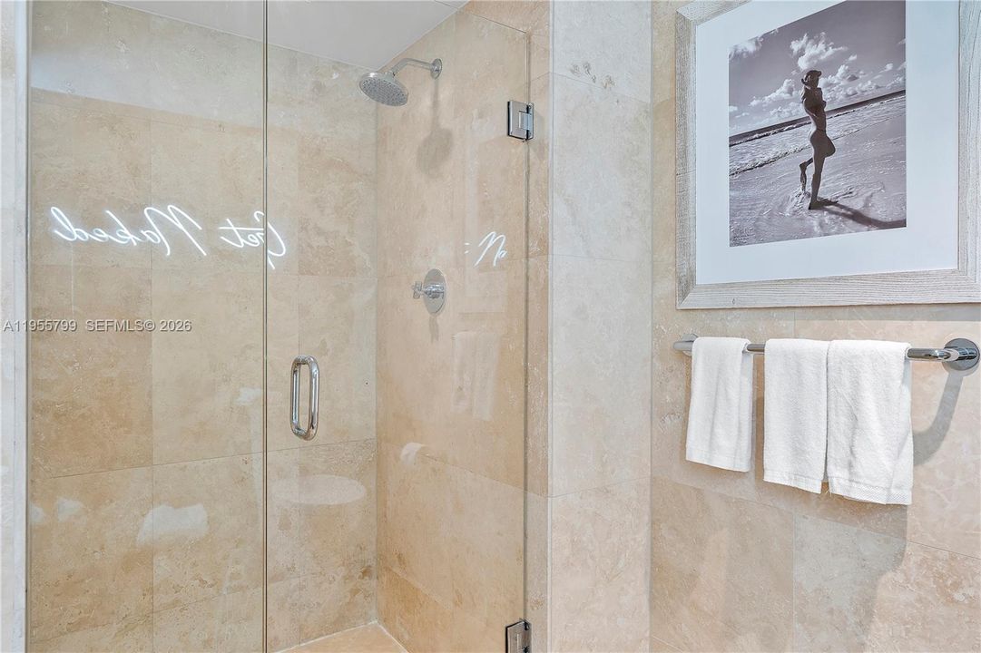 For Sale: $2,279,000 (1 beds, 1 baths, 866 Square Feet)