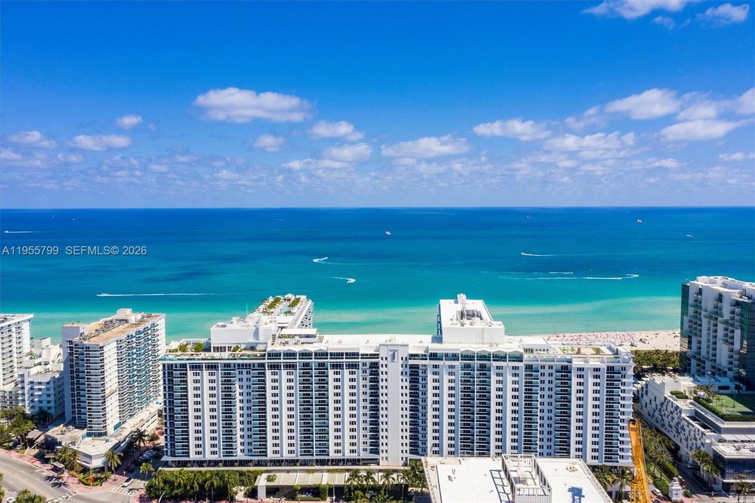 For Sale: $2,279,000 (1 beds, 1 baths, 866 Square Feet)