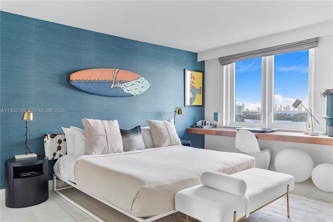 For Sale: $2,279,000 (1 beds, 1 baths, 866 Square Feet)