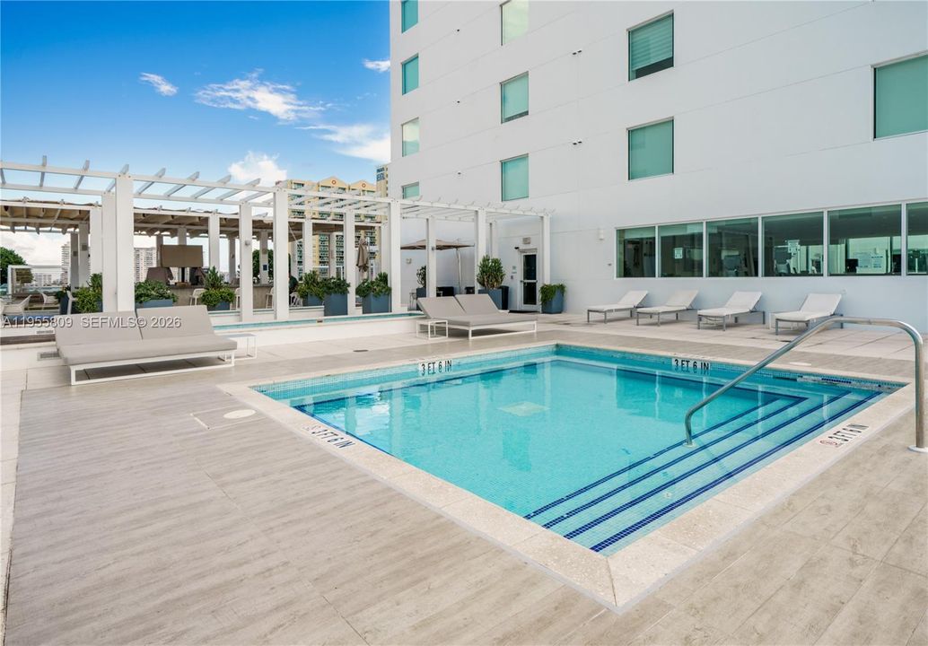 For Sale: $1,196,000 (3 beds, 2 baths, 1705 Square Feet)