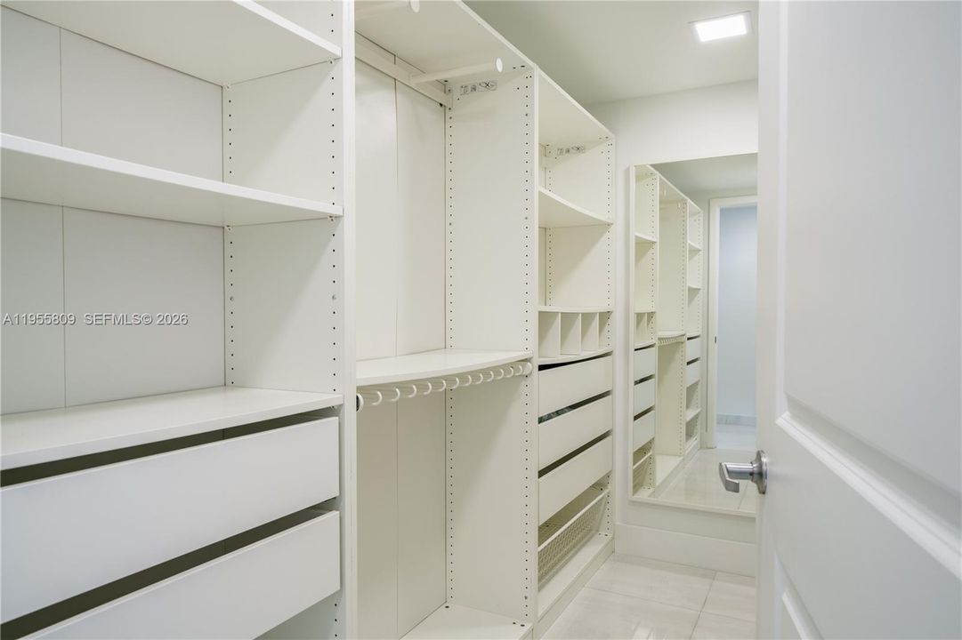 For Sale: $1,196,000 (3 beds, 2 baths, 1705 Square Feet)