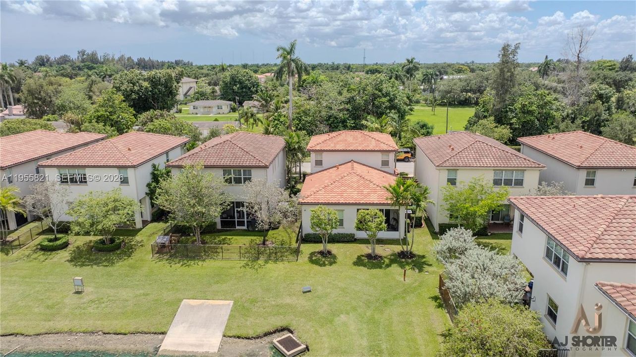 Vendido Recientemente: $710,000 (4 camas, 2 baños, 2088 Pies cuadrados)