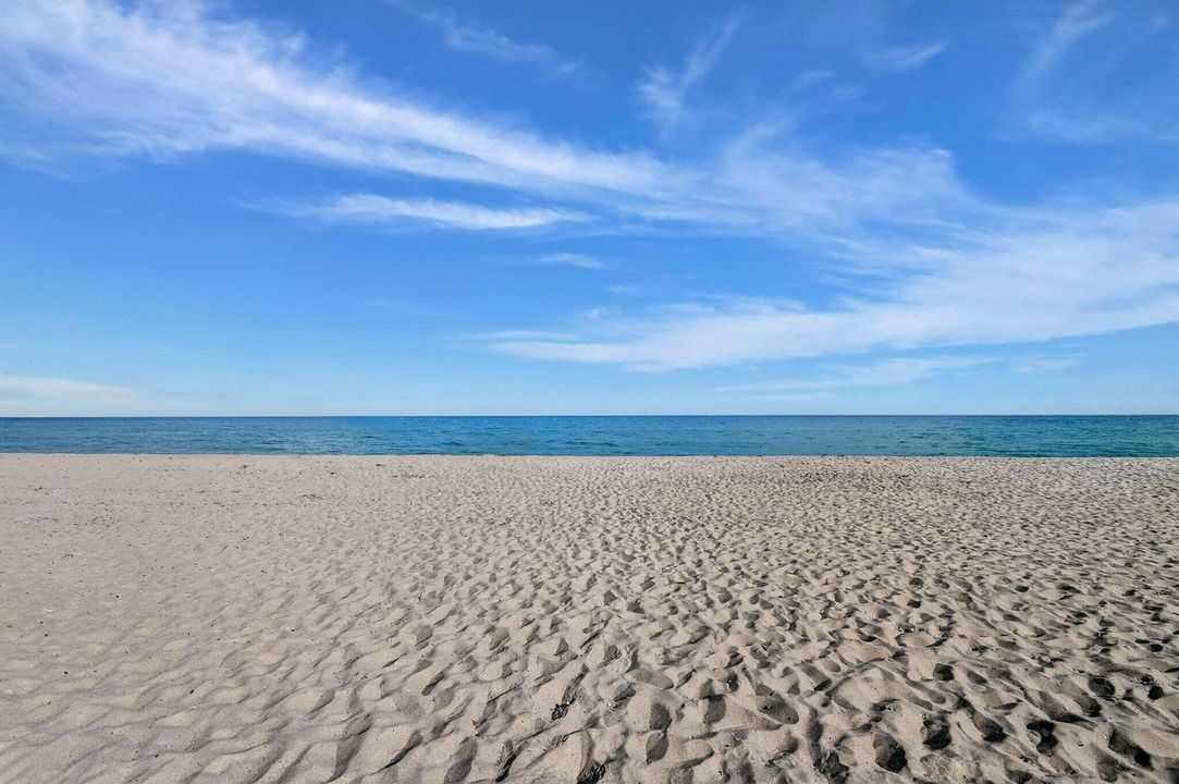 PRIVATE BEACH ACCESS
