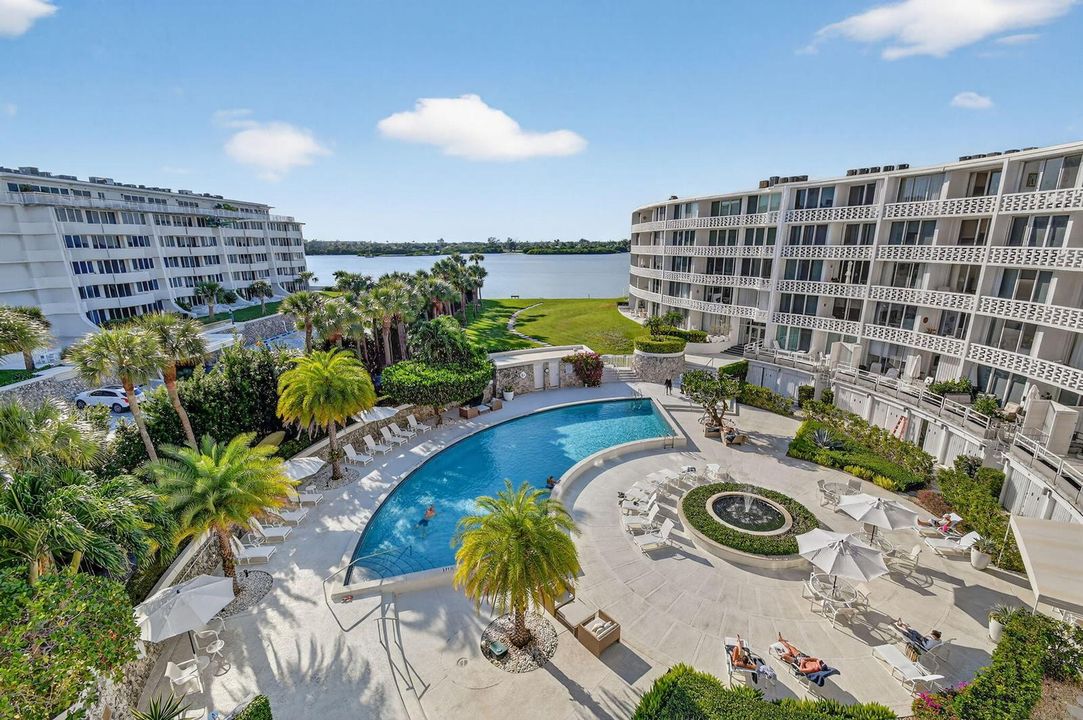 THE REGENCY 417