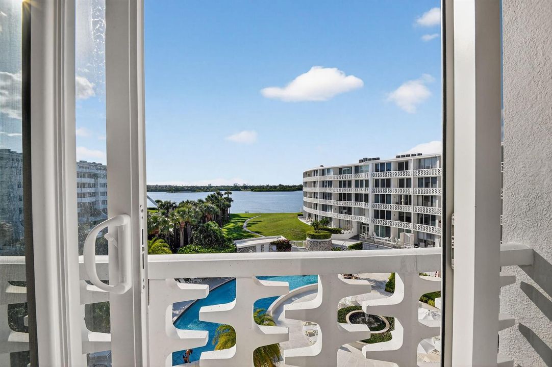 THE REGENCY 417