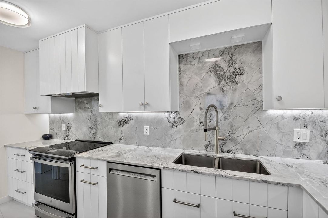 THE REGENCY 417