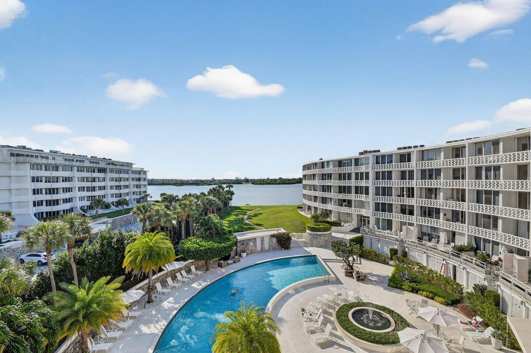 THE REGENCY 417